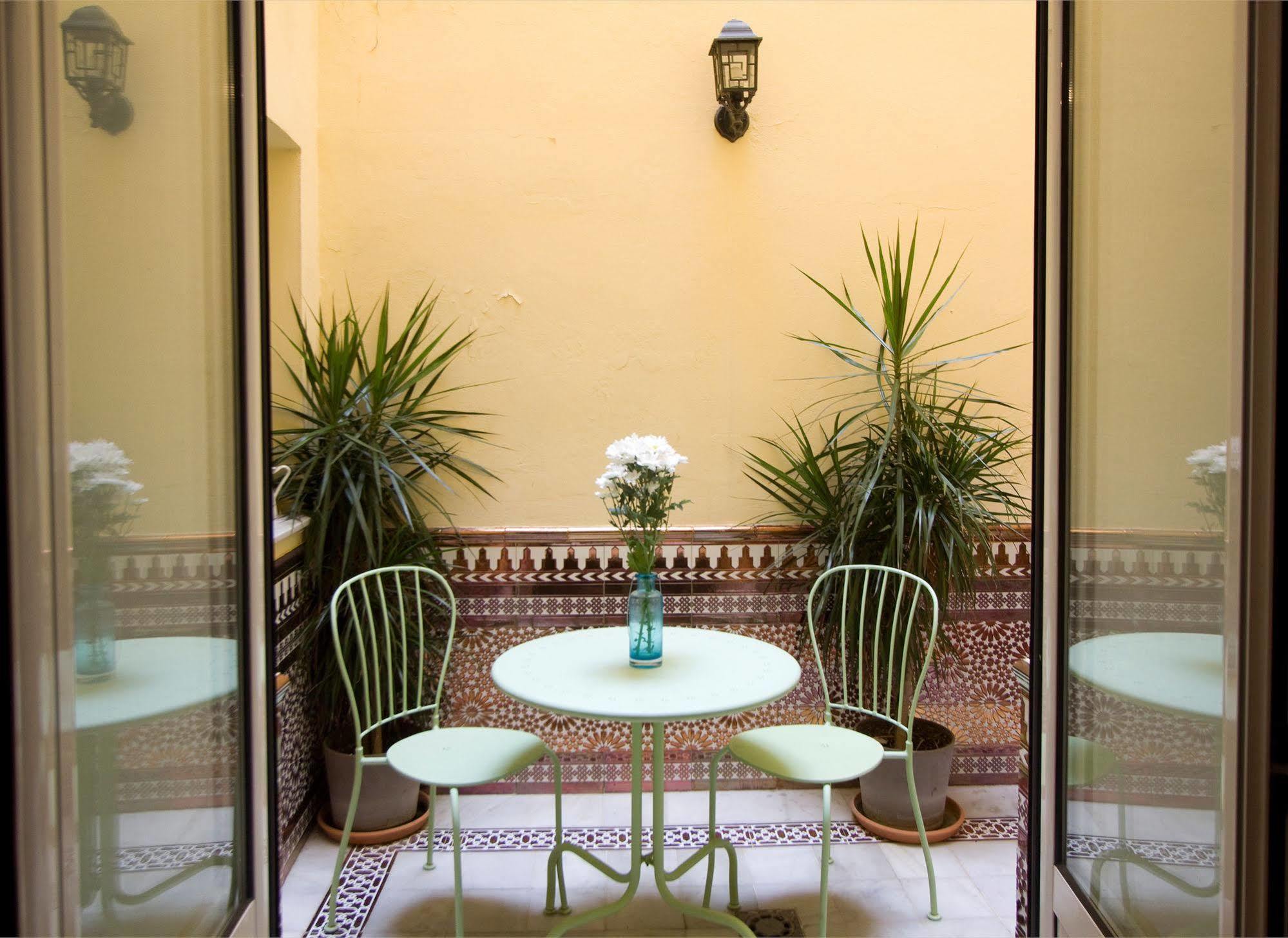 Apartamentos Mariscal Sevilla Exterior foto